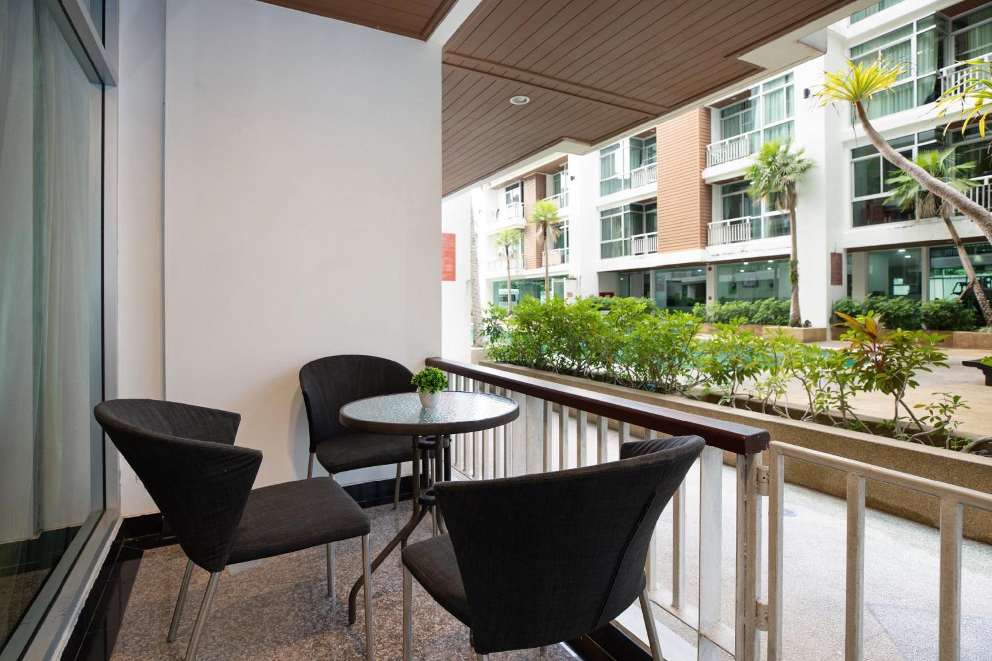 Icheck Inn Residences Patong Bagian luar foto